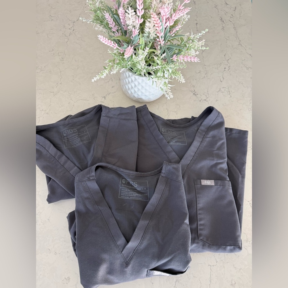 FIGS lot of Three Charcoal Grey Catarina Single Pocket Scrub Tops Size Small EUC